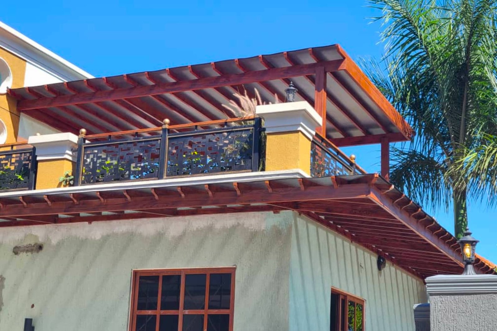 Roof shades