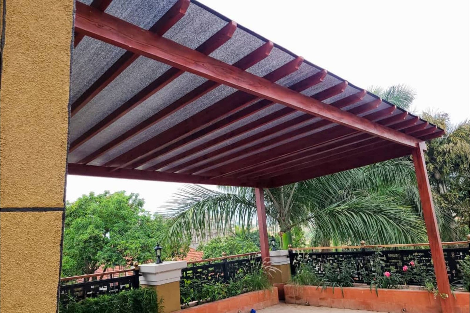 Roof shades